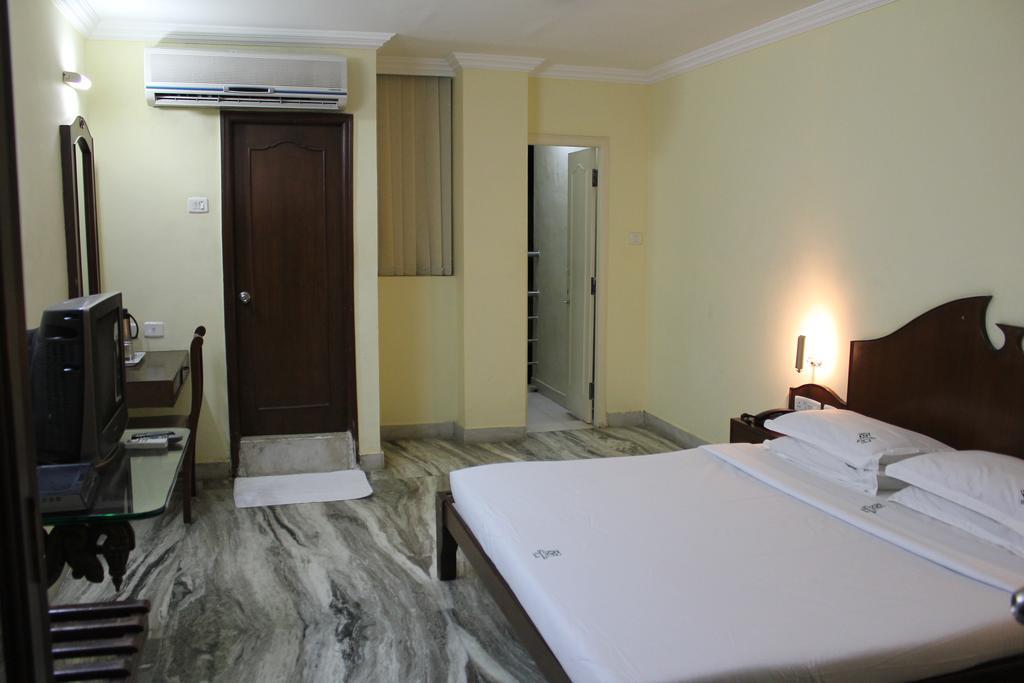 Hotel Emerald Park Chennai Phòng bức ảnh