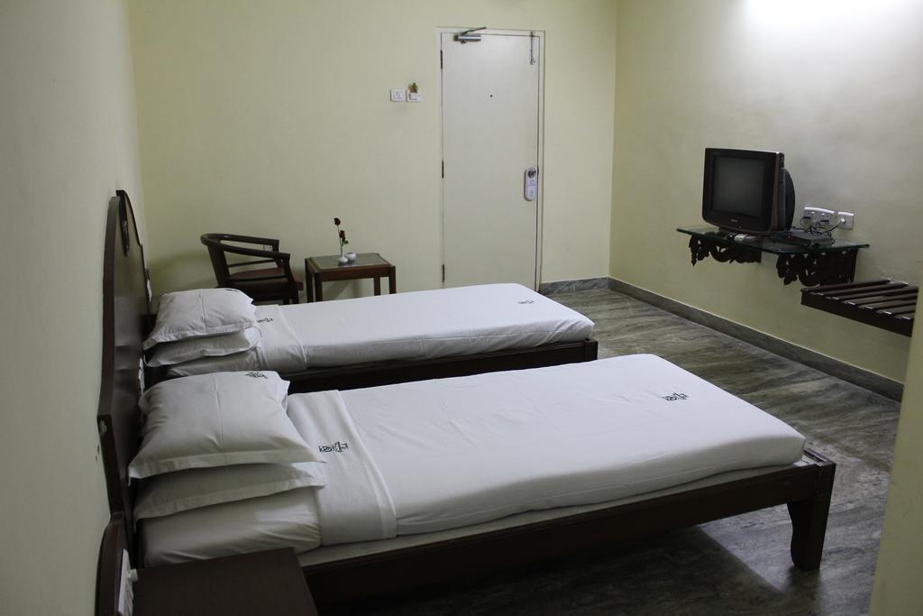Hotel Emerald Park Chennai Phòng bức ảnh
